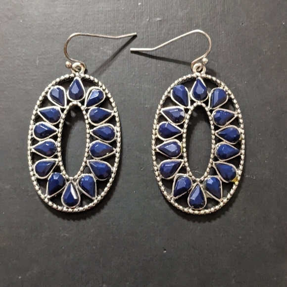 𝅺Silver Tone Oval Navy Blue Rhinestone Statement Earrings - Picture 1 of 2